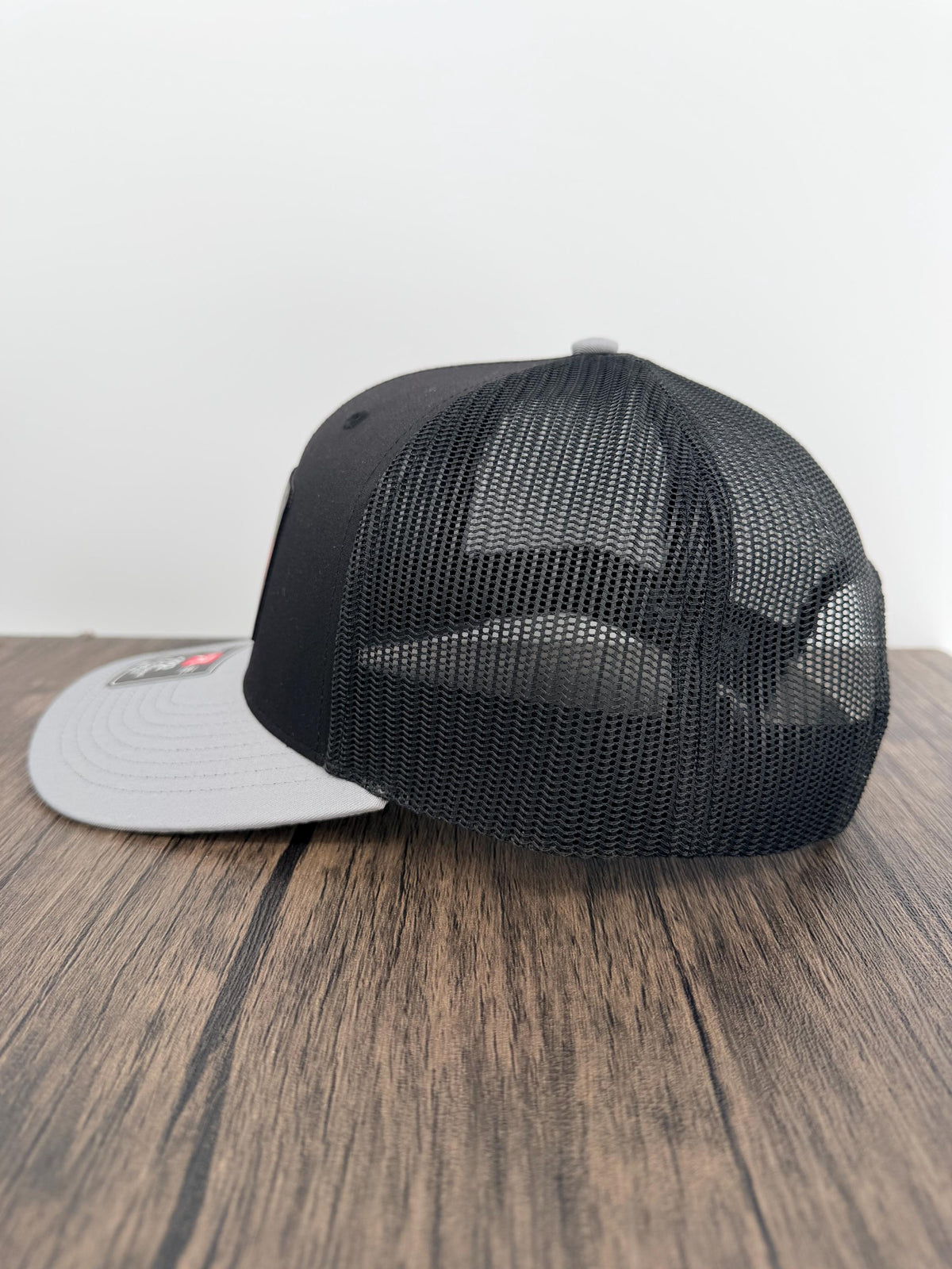 Richardson 112 Fly Fishing Hat with Rainbow Trout Print Patch